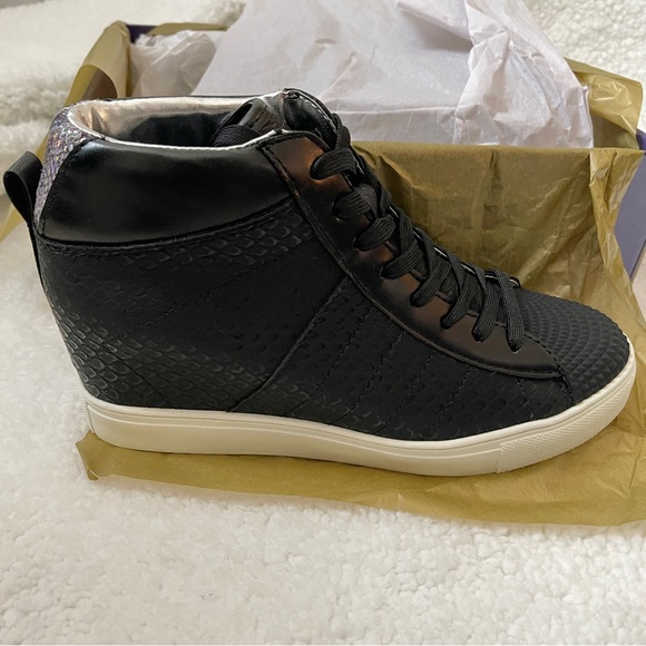 NEW WITH BOX (NWB) Madden Girl Supastud Black Pari Wedge Heeled Sneakers - Picture 1 of 6